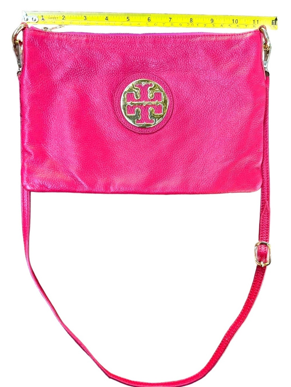 Beautiful Tory Burch Red Pebbled Leather Shoulder Bag with Gold Logo #fallpurses